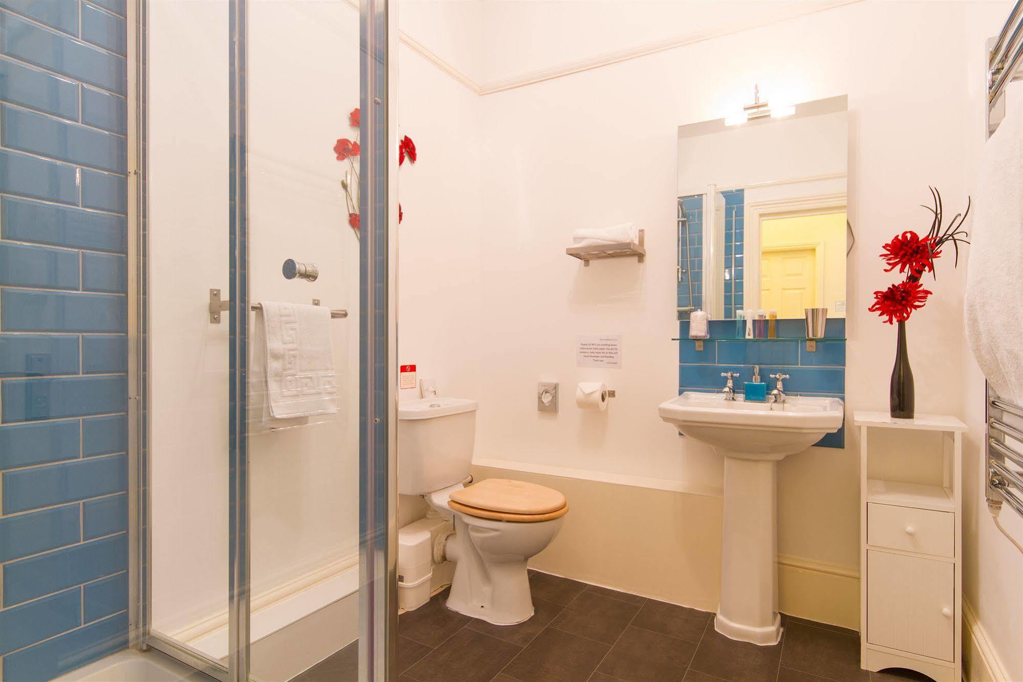 The Guesthouse East Eastbourne Bagian luar foto
