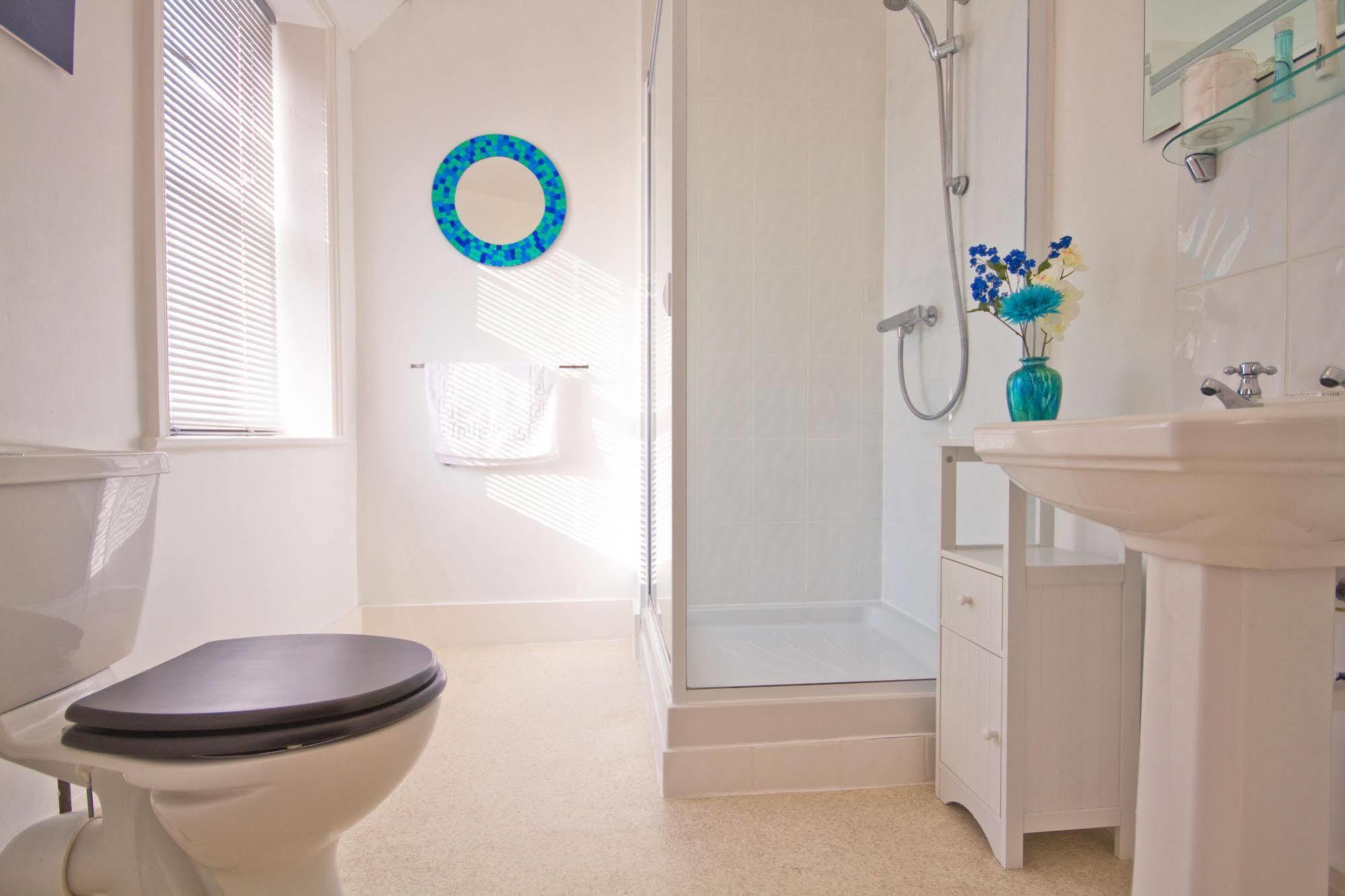 The Guesthouse East Eastbourne Bagian luar foto