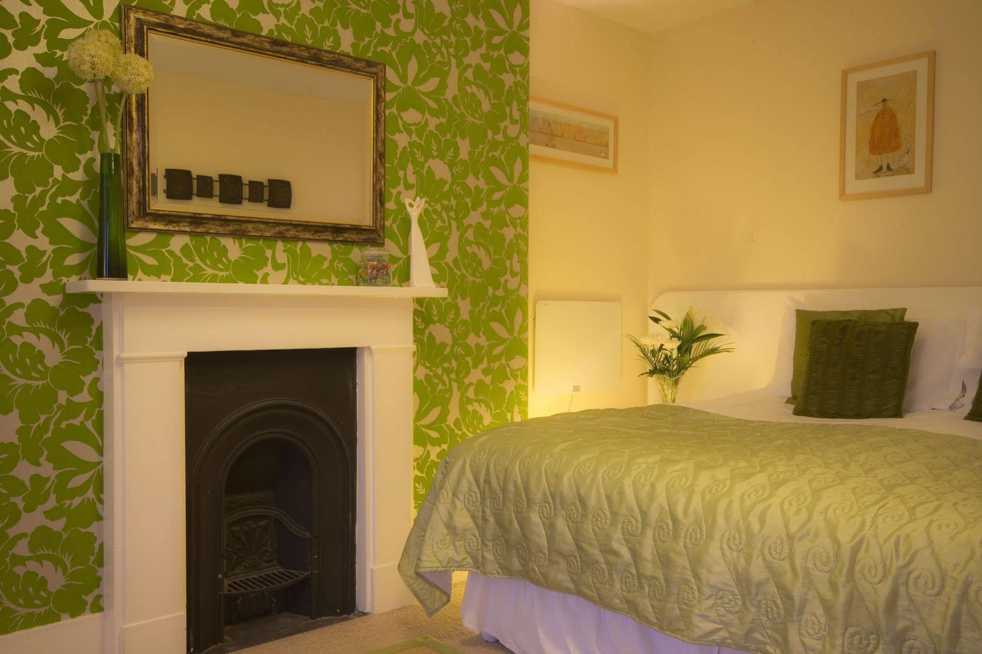 The Guesthouse East Eastbourne Bagian luar foto
