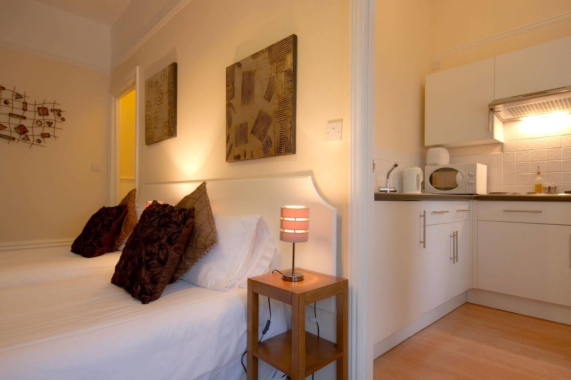 The Guesthouse East Eastbourne Bagian luar foto