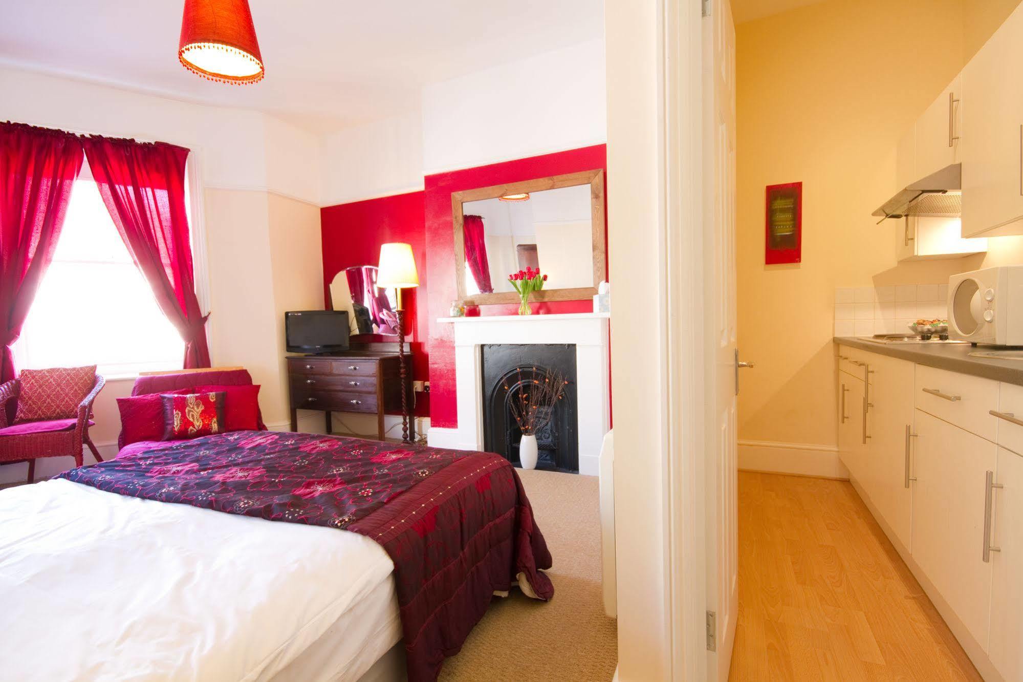 The Guesthouse East Eastbourne Bagian luar foto