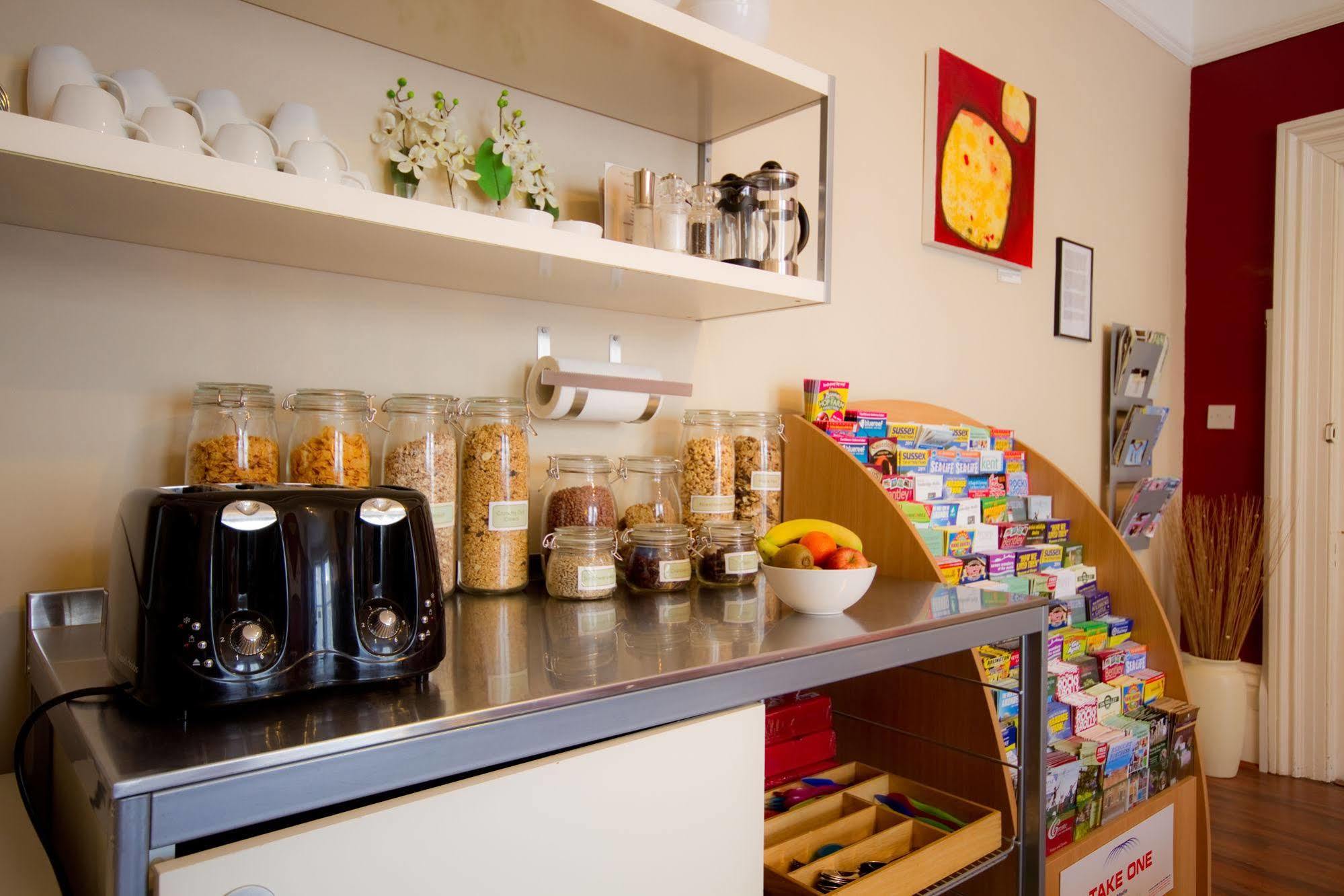 The Guesthouse East Eastbourne Bagian luar foto
